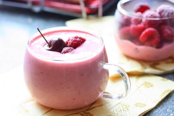 Lemon-raspberry milkshake