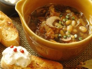 Mushroom and bean soup
