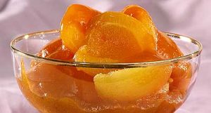 Apricot jam with lemon