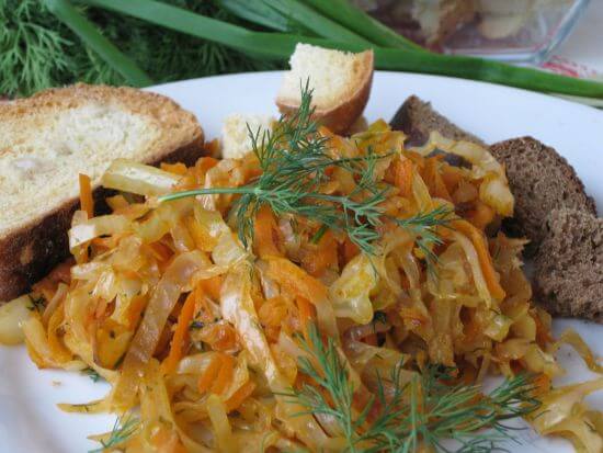 Fried cabbage with salo