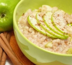 Hot cereal with apples and honey