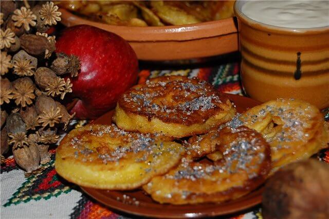 Thaditional Ukrainian pancakes – Makorzhenyky