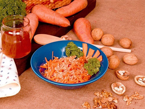 Carrot salad with honey and nuts