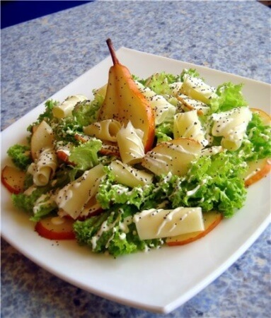 Pear and cheese salad