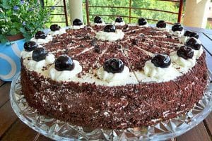 Cake with meringue