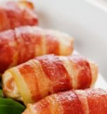 Bacon-wrapped chicken rolls with pear