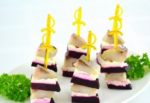 Beetroot and herring canapé