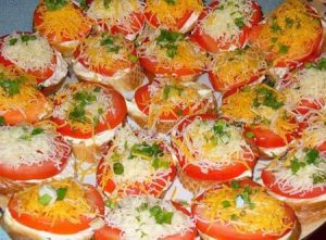 Сrawfish sandwich with tomato and cheese