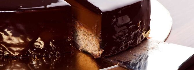 Shuffle cake with chocolate “Ptashyne moloko”