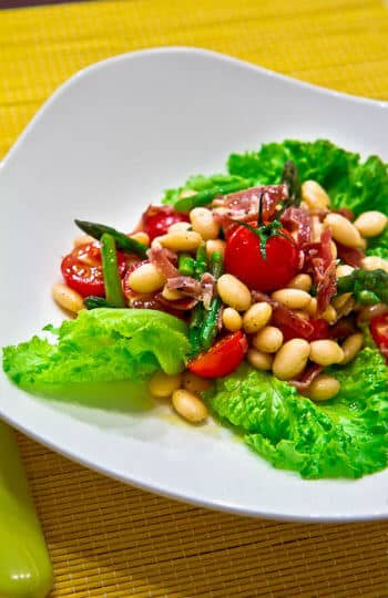 Veal salad with beans
