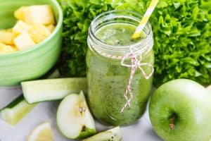 Spinach and apple smoothie