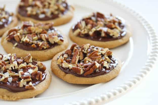 Biscuits with walnuts