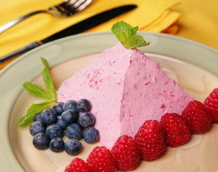 Raspberry dessert