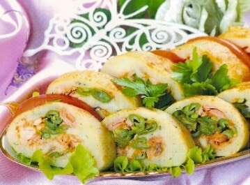 Mashed potato roll with cabbage