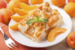 Cake with apricots