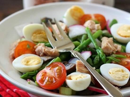 Tuna and quail egg salad