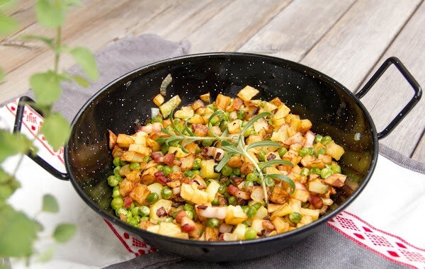 Pan Fried Potatoes With Green Peas & Bacon