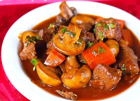 Beef and champignon stew in red wine