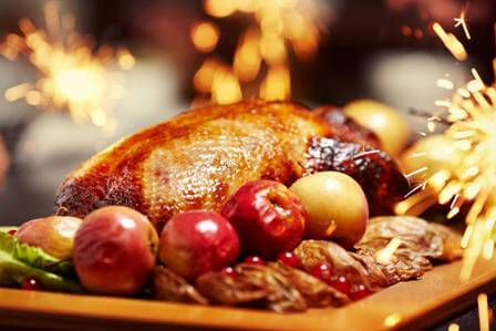 Roast duck with apples and honey sauce