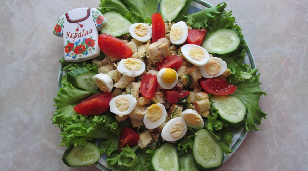 Chicken, tomato, cucumber, and egg salad