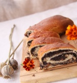 Poppy Seed Roll with Walnuts and Raisins Filling