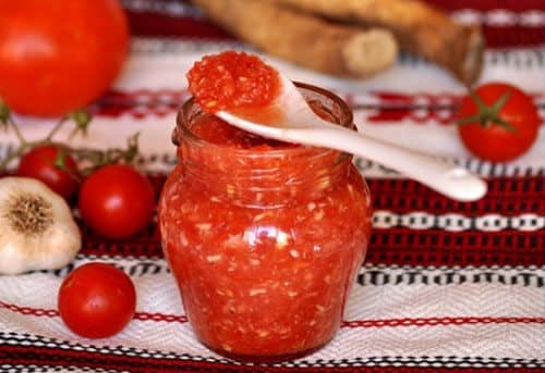 Tomato appetizer with horseradish