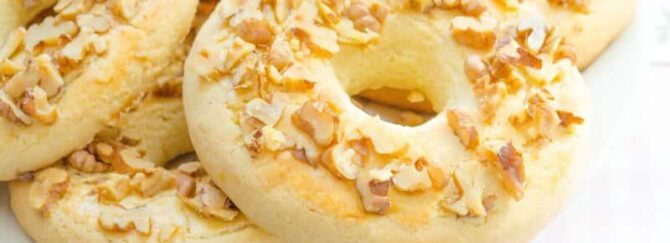 Shortbread Rings Topped with Peanuts