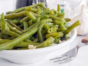 Flavorful string beans with garlic & lemon sauce