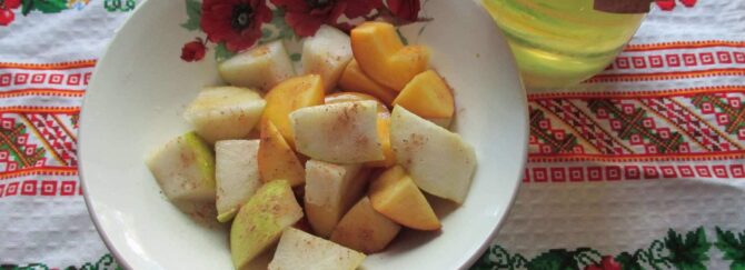 Peach and Pear Salad with Hohey and Cinnamon