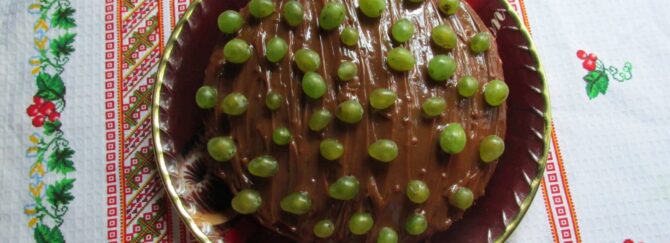 Cocoa Cake with Grapes