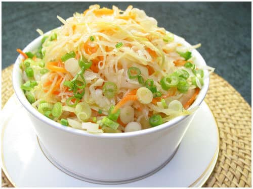 Cabbage and carrot salad with tangy seasoning