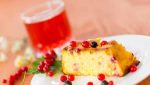 Cheese cake with red currants