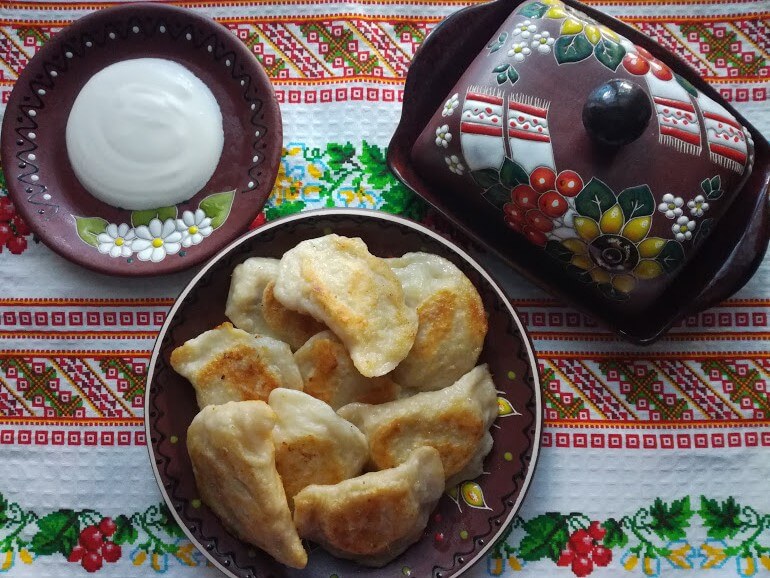 Dumplings with potato, cheese, and tomato filling