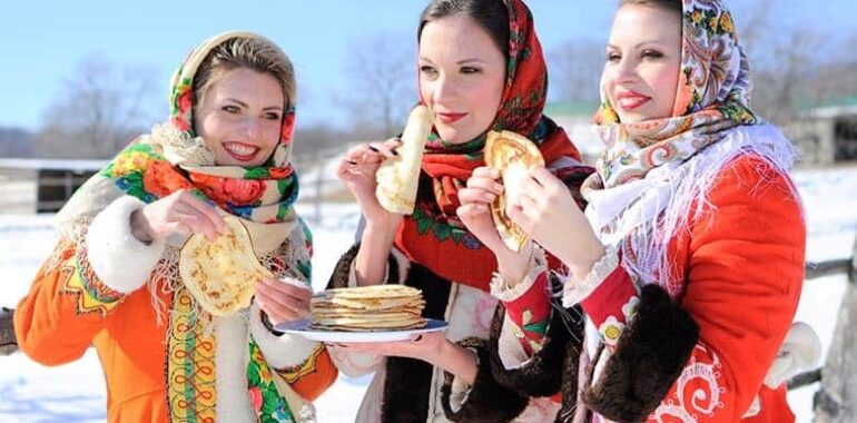 Traditional celebrations of Cheese Week in Ukraine. Why pancakes are the symbol of Masliana?