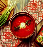 Meatless borsch with kidney beans – Vibrant ruby-colored Ukrainian beetroot soup