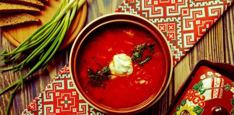 Meatless borsch with kidney beans – Vibrant ruby-colored Ukrainian beetroot soup