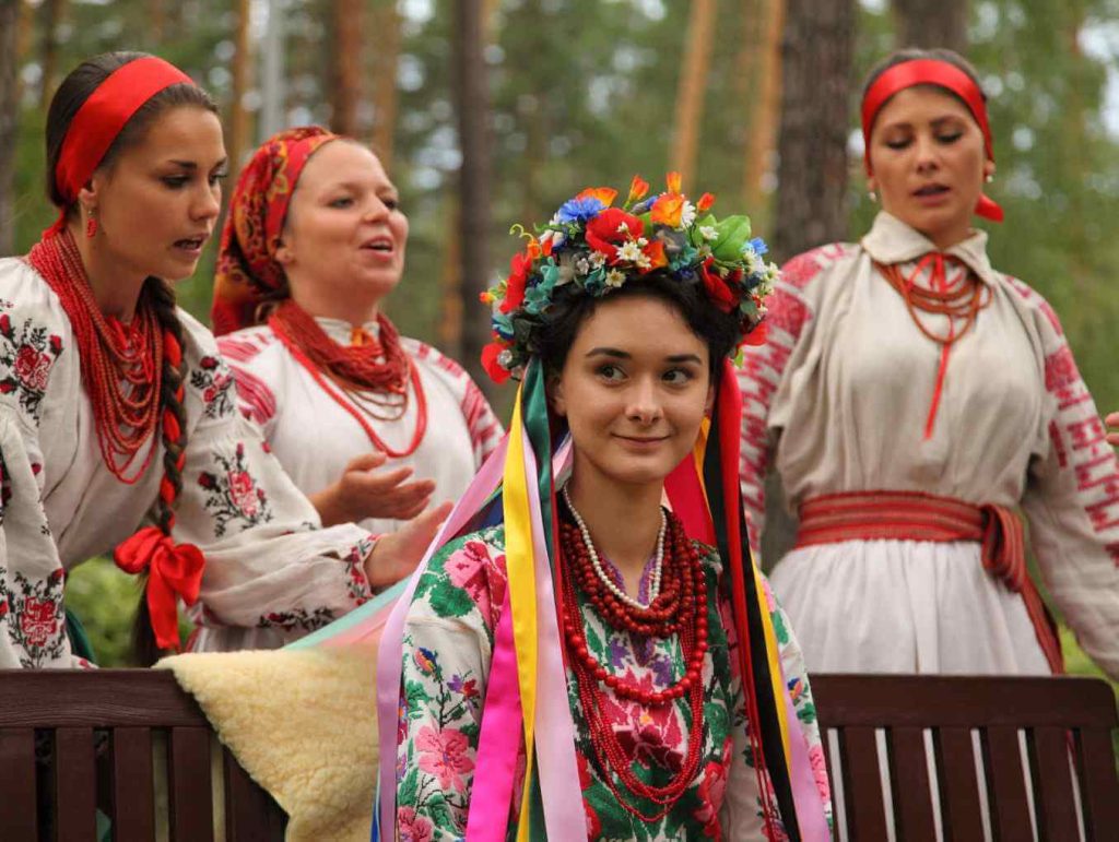 The wedding band on the left hand ~ One of the most interesting facts about Ukraine. 